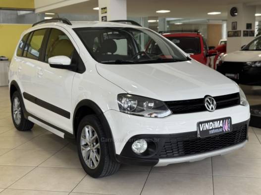 VOLKSWAGEN - SPACE CROSS - 2012/2013 - Vermelha - R$ 47.900,00