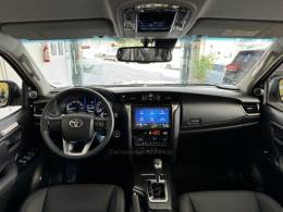 TOYOTA - HILUX SW4 - 2025/2025 - Cinza - Sob Consulta