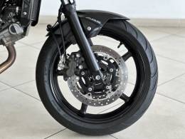 SUZUKI - SV 650 A - 2017/2018 - Vermelha - R$ 34.900,00