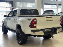 TOYOTA - HILUX - 2024/2024 - Branca - R$ 325.900,00