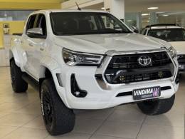TOYOTA - HILUX - 2024/2024 - Branca - R$ 325.900,00