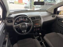 VOLKSWAGEN - FOX - 2013/2013 - Preta - R$ 41.900,00