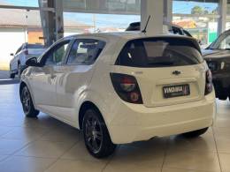 CHEVROLET - SONIC - 2012/2013 - Branca - R$ 36.900,00