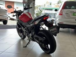 SUZUKI - SV 650 A - 2017/2018 - Vermelha - R$ 34.900,00