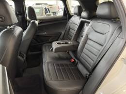VOLKSWAGEN - TAOS - 2023/2024 - Branca - R$ 179.900,00