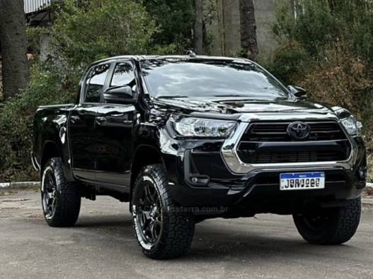 TOYOTA - HILUX - 2023/2024 - Preta - R$ 264.900,00