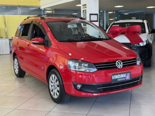 VOLKSWAGEN - SPACEFOX - 2012/2013 - Vermelha - R$ 44.900,00