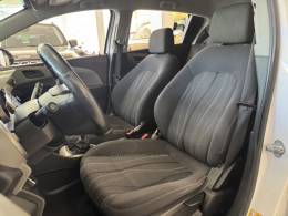 CHEVROLET - SONIC - 2012/2013 - Branca - R$ 36.900,00