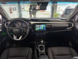 TOYOTA - HILUX - 2024/2024 - Branca - R$ 325.900,00