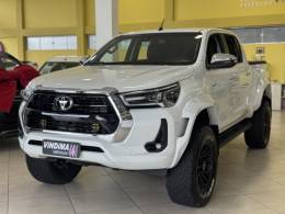 TOYOTA - HILUX - 2024/2024 - Branca - R$ 325.900,00