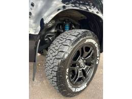 TOYOTA - HILUX - 2023/2024 - Preta - R$ 264.900,00