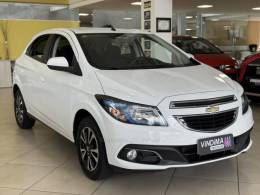 CHEVROLET - ONIX - 2014/2015 - Branca - R$ 61.900,00