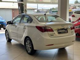 HYUNDAI - HB20S - 2013/2014 - Branca - R$ 55.900,00