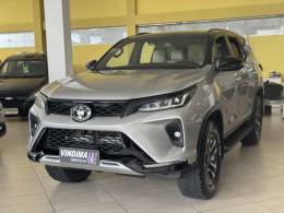 TOYOTA - HILUX SW4 - 2022/2022 - Prata - Sob Consulta