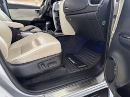 TOYOTA - HILUX SW4 - 2022/2022 - Prata - Sob Consulta