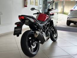 SUZUKI - SV 650 A - 2017/2018 - Vermelha - R$ 34.900,00