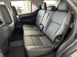 TOYOTA - HILUX SW4 - 2025/2025 - Cinza - Sob Consulta