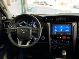 TOYOTA - HILUX SW4 - 2025/2025 - Cinza - Sob Consulta