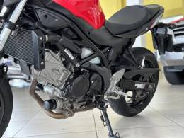 SUZUKI - SV 650 A - 2017/2018 - Vermelha - R$ 34.900,00