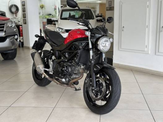 SUZUKI - SV 650 A - 2017/2018 - Vermelha - R$ 36.800,00