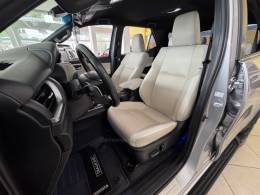 TOYOTA - HILUX SW4 - 2022/2022 - Prata - Sob Consulta