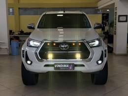 TOYOTA - HILUX - 2024/2024 - Branca - R$ 325.900,00
