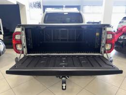 TOYOTA - HILUX - 2024/2024 - Branca - R$ 325.900,00